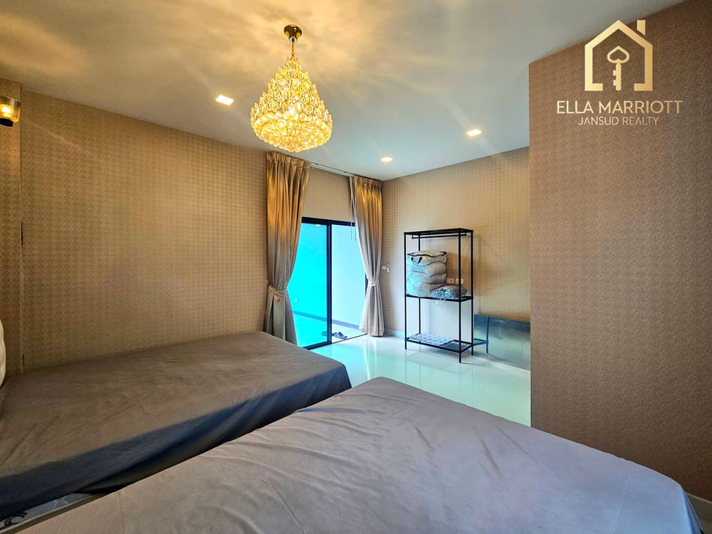 spacious-4-bedroom-villa-for-sale-in-hua-hin-88-102-pet-friendly-with-parking-emj72 6