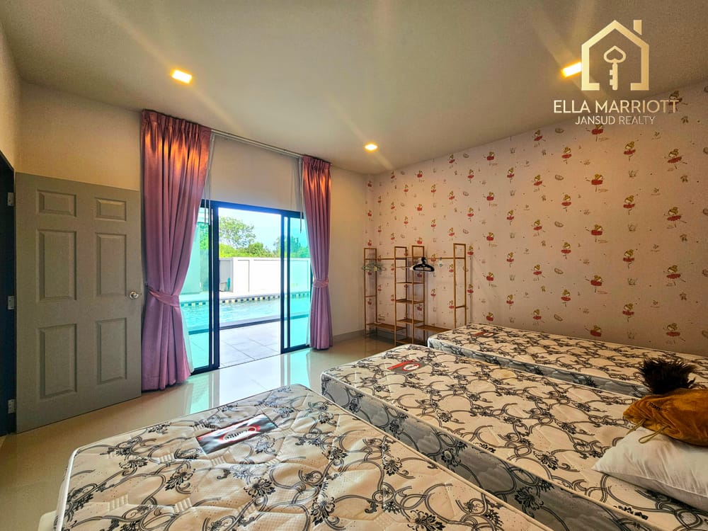 Spacious 4-Bedroom Villa for Sale in Hua Hin 88-102 - Pet Friendly with Parking 7