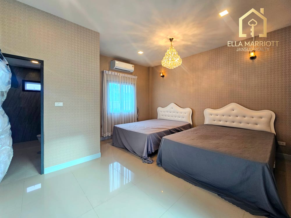 Spacious 4-Bedroom Villa for Sale in Hua Hin 88-102 - Pet Friendly with Parking 8