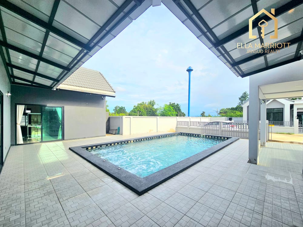 Spacious 4-Bedroom Villa for Sale in Hua Hin 88-102 - Pet Friendly with Parking 9