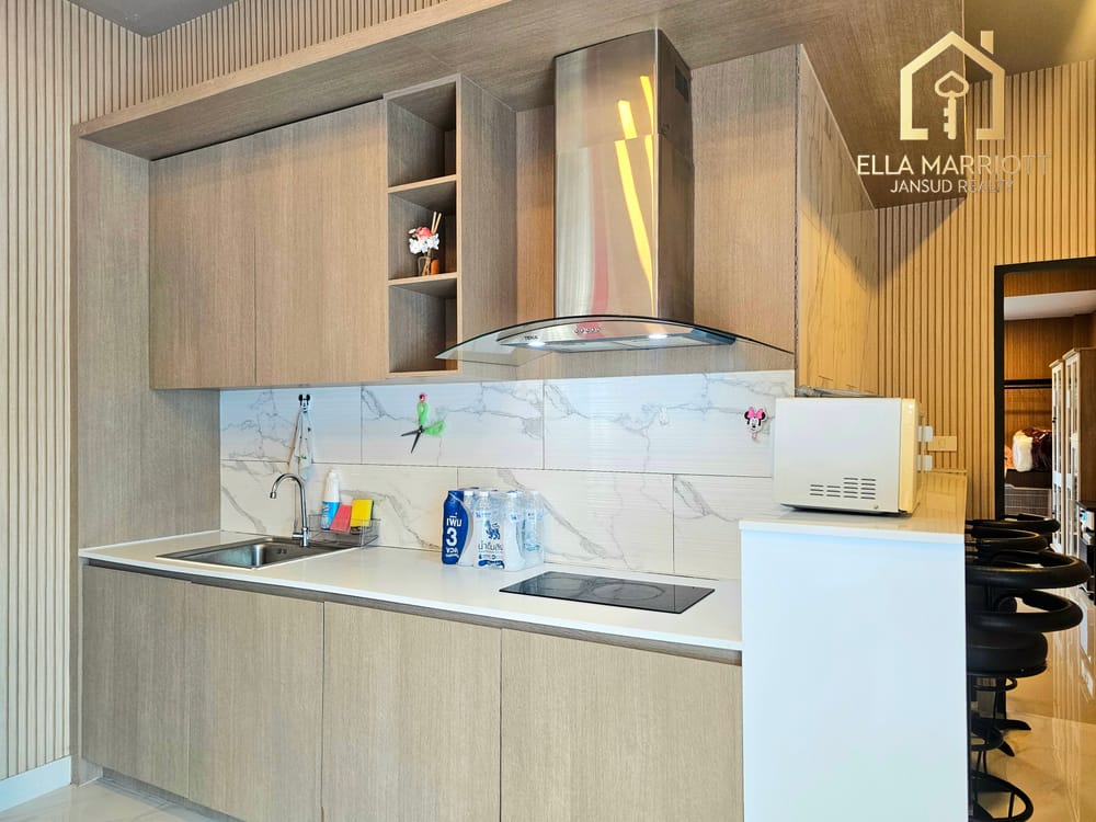 Spacious 4-Bedroom Villa for Sale in Hua Hin 88-102 - Pet Friendly with Parking 10