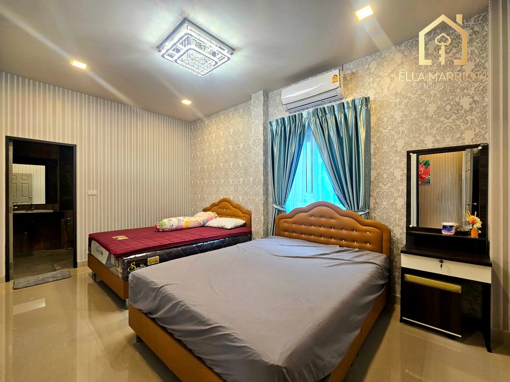 Spacious 4-Bedroom Villa for Sale in Hua Hin 88-102 - Pet Friendly with Parking 11
