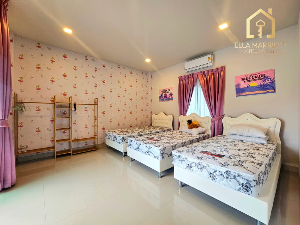 Spacious 4-Bedroom Villa for Sale in Hua Hin 88-102 - Pet Friendly with Parking 16