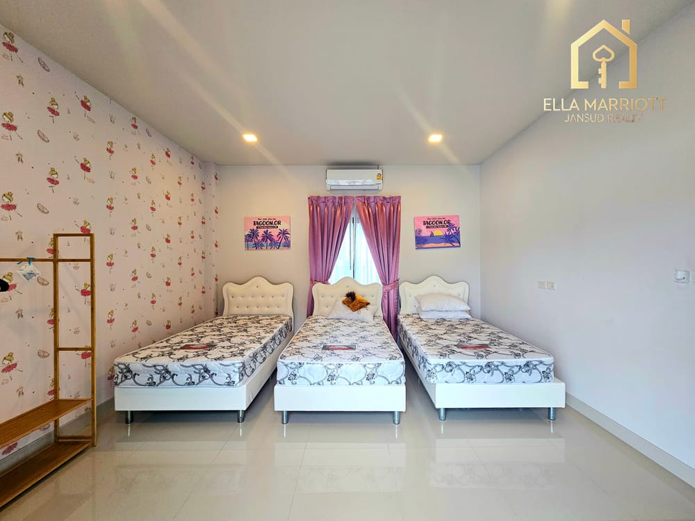 Spacious 4-Bedroom Villa for Sale in Hua Hin 88-102 - Pet Friendly with Parking 17