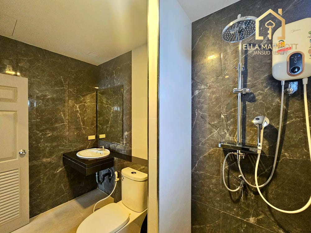 Spacious 4-Bedroom Villa for Sale in Hua Hin 88-102 - Pet Friendly with Parking 21