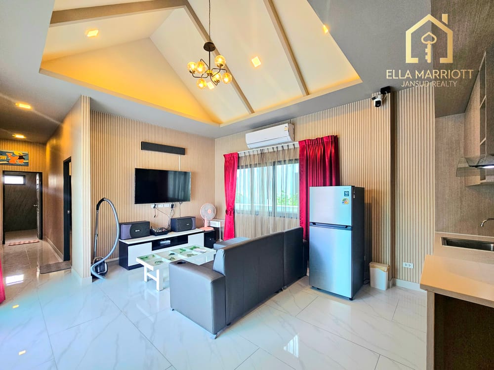 Spacious 4-Bedroom Villa for Sale in Hua Hin 88-102 - Pet Friendly with Parking 24