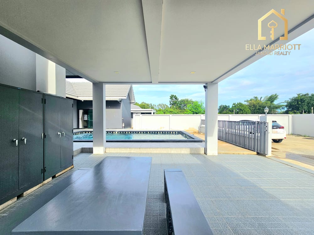 Spacious 4-Bedroom Villa for Sale in Hua Hin 88-102 - Pet Friendly with Parking 28