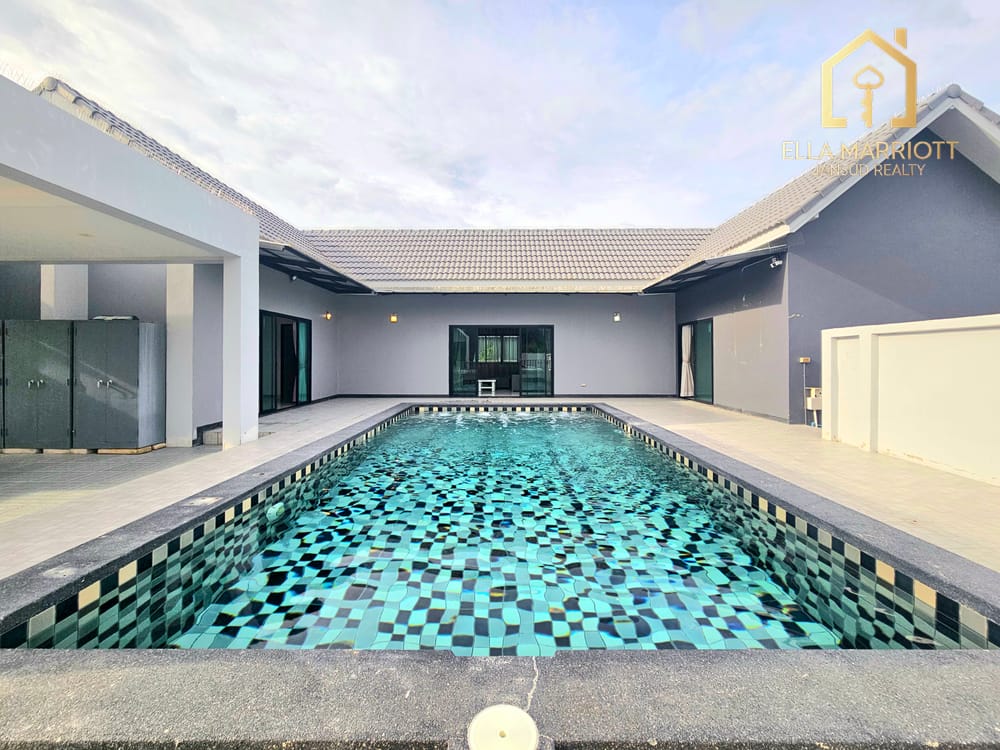 Spacious 4-Bedroom Villa for Sale in Hua Hin 88-102 - Pet Friendly with Parking 29