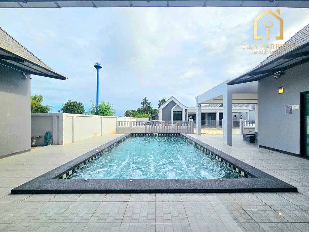 Spacious 4-Bedroom Villa for Sale in Hua Hin 88-102 - Pet Friendly with Parking 31