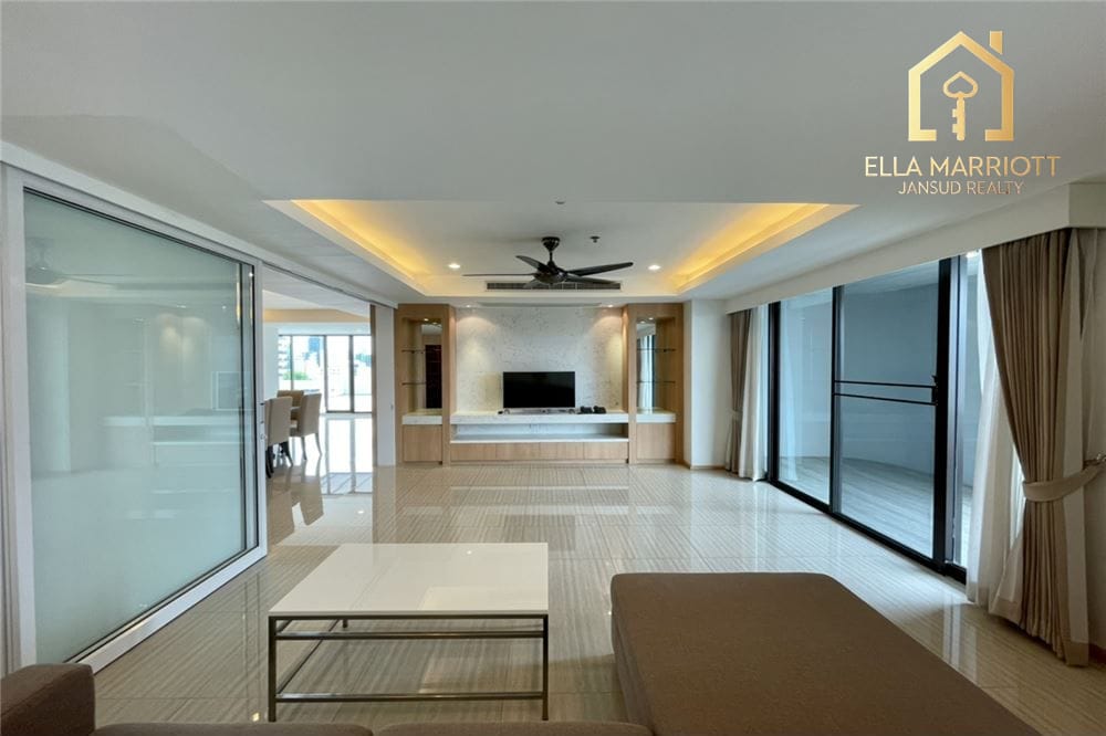 Luxury Penthouse in Bangkok's Heart for Rent 2
