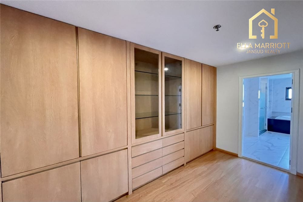 Luxury Penthouse in Bangkok's Heart for Rent 20