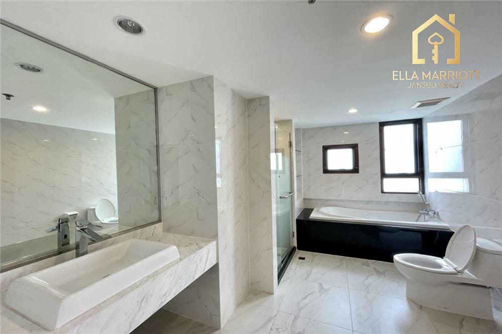 Luxury Penthouse in Bangkok's Heart for Rent 22