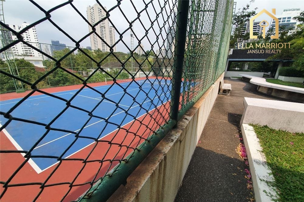 Geräumige 3-Schlafzimmer haustierfreundliche Eigentumswohnung zur Miete in Sukhumvit 39 12