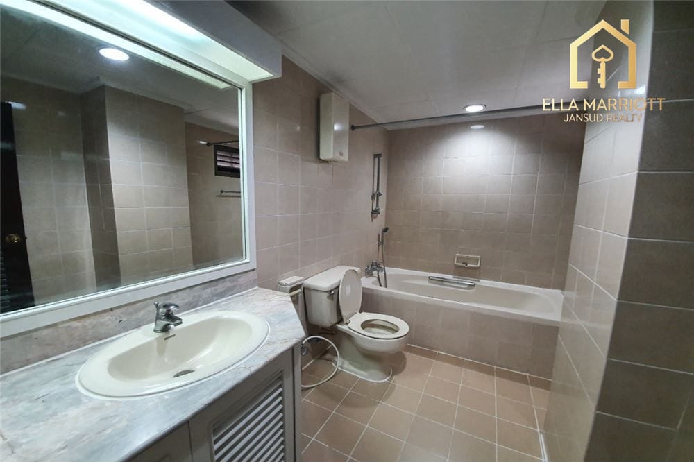 Geräumige 3-Schlafzimmer haustierfreundliche Eigentumswohnung zur Miete in Sukhumvit 39 7