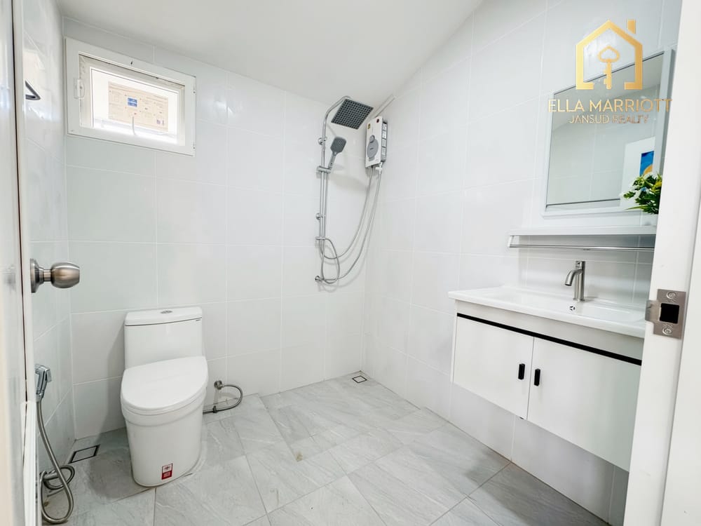 Mountain View Second-Hand House for Sale in Thap Tai 24