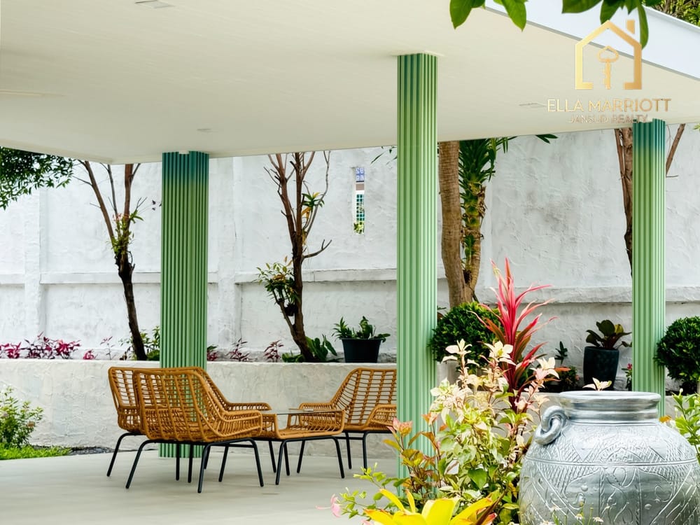 Mountain View Second-Hand House for Sale in Thap Tai 5