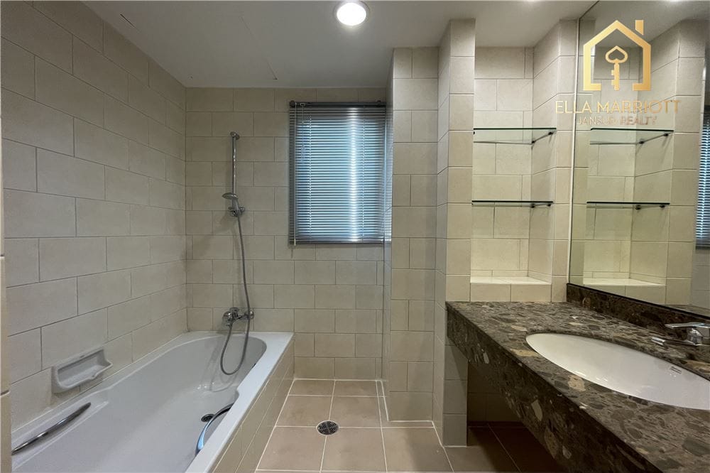 Rent 140K | 250sqm Renovated 4BR | Sukhumvit 24 | Pet-Friendly 12