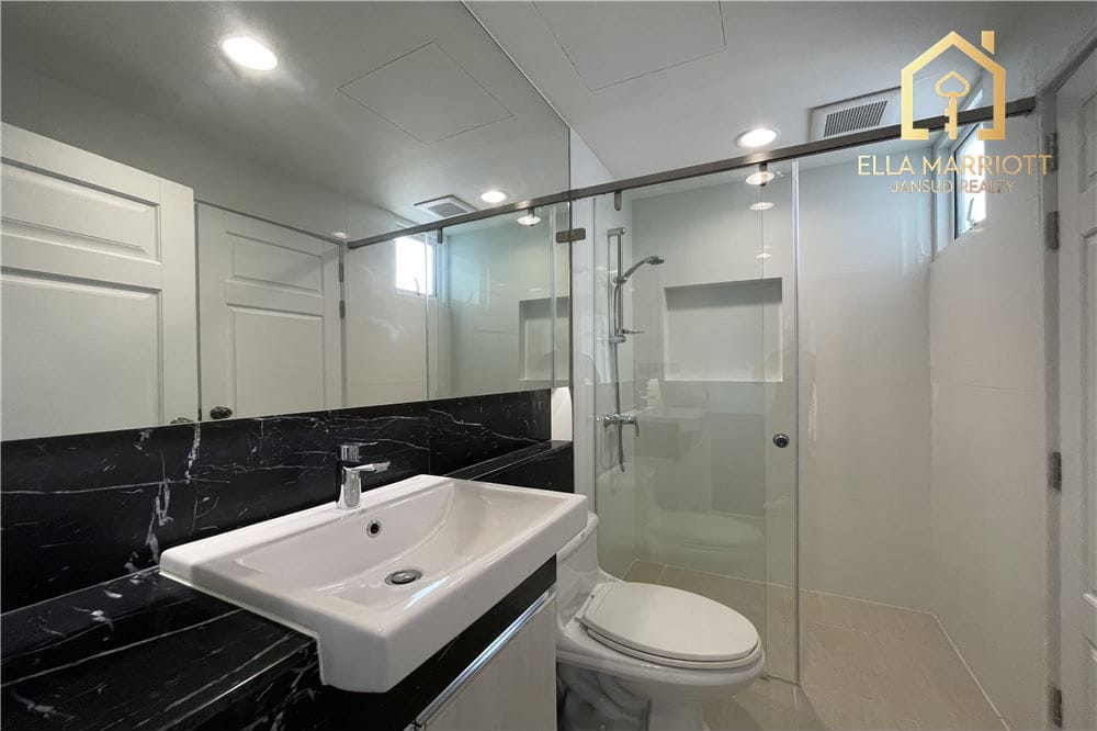 Rent 140K | 250sqm Renovated 4BR | Sukhumvit 24 | Pet-Friendly 13