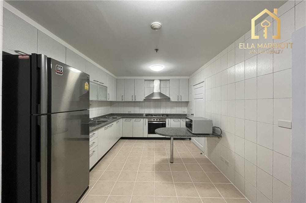 Rent 140K | 250sqm Renovated 4BR | Sukhumvit 24 | Pet-Friendly 5