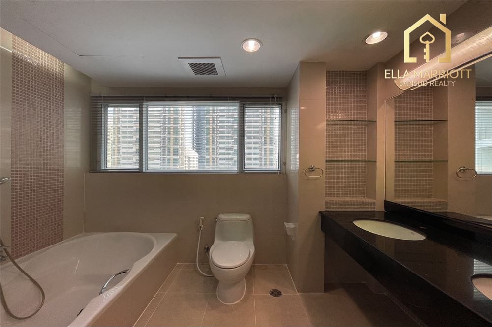 Rent 140K | 250sqm Renovated 4BR | Sukhumvit 24 | Pet-Friendly 8