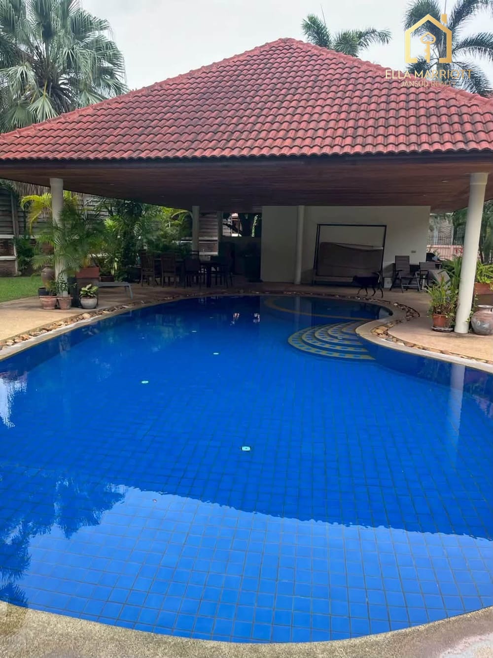 LUXURY PRIVATE POOL VILLA ON ESTATE IN CENTRAL HUA HIN 3
