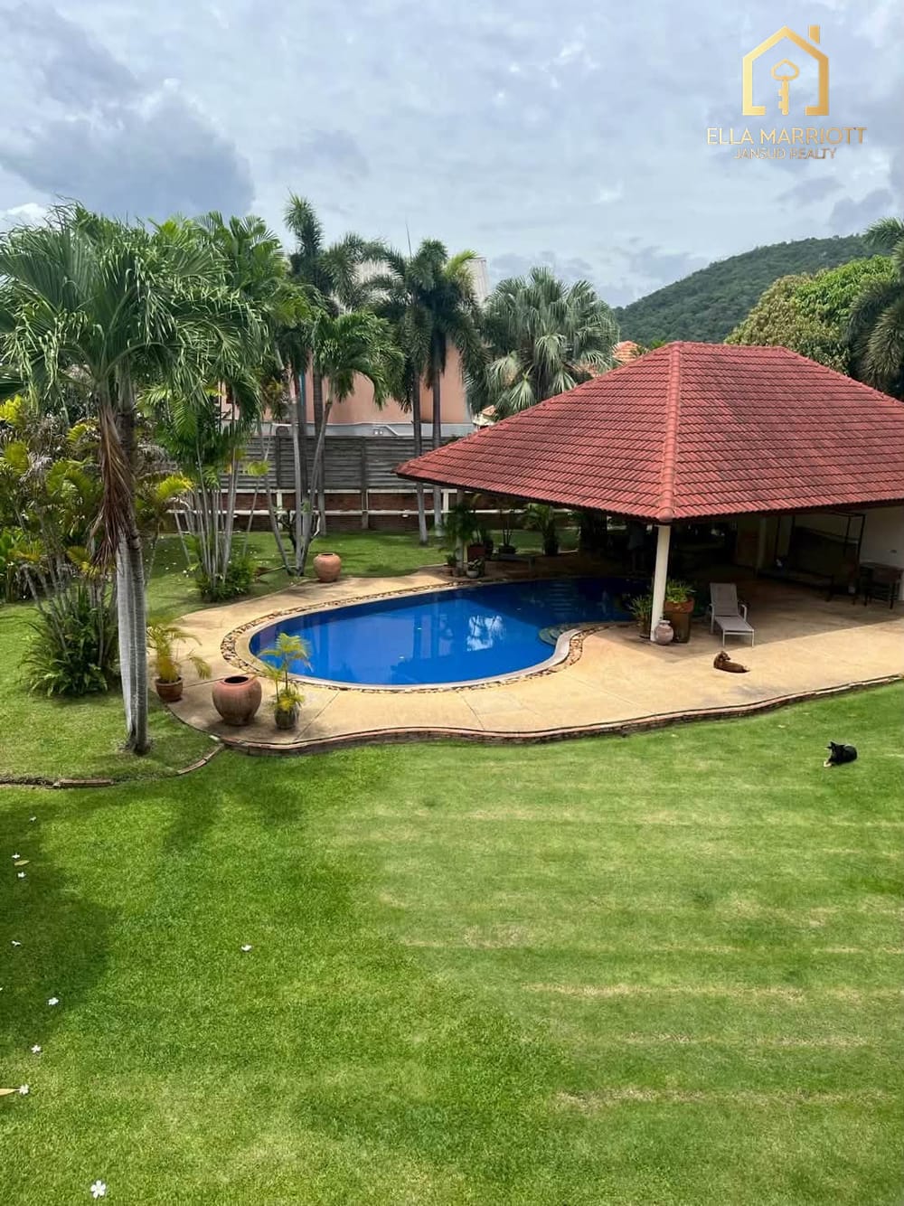 LUXURY PRIVATE POOL VILLA ON ESTATE IN CENTRAL HUA HIN 4