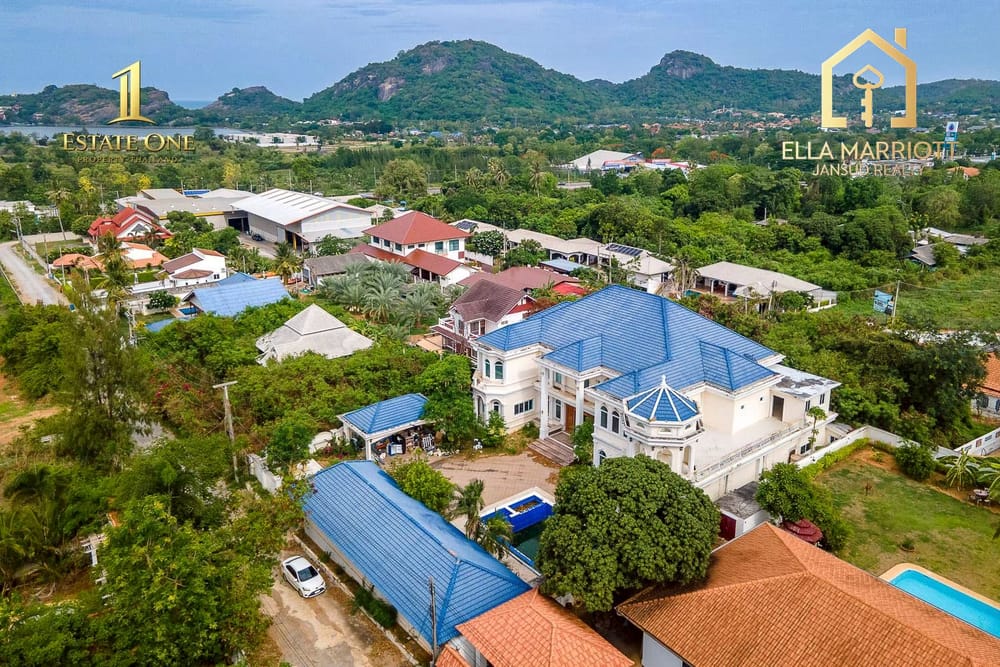 Luxury Estate Villa in Khao Tao 32