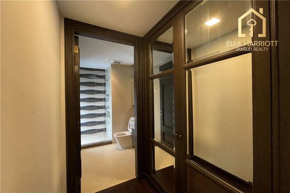Geräumige 4-Schlafzimmer-Luxuswohnung mit tierfreundlichen Annehmlichkeiten nahe Phrom Phong 11