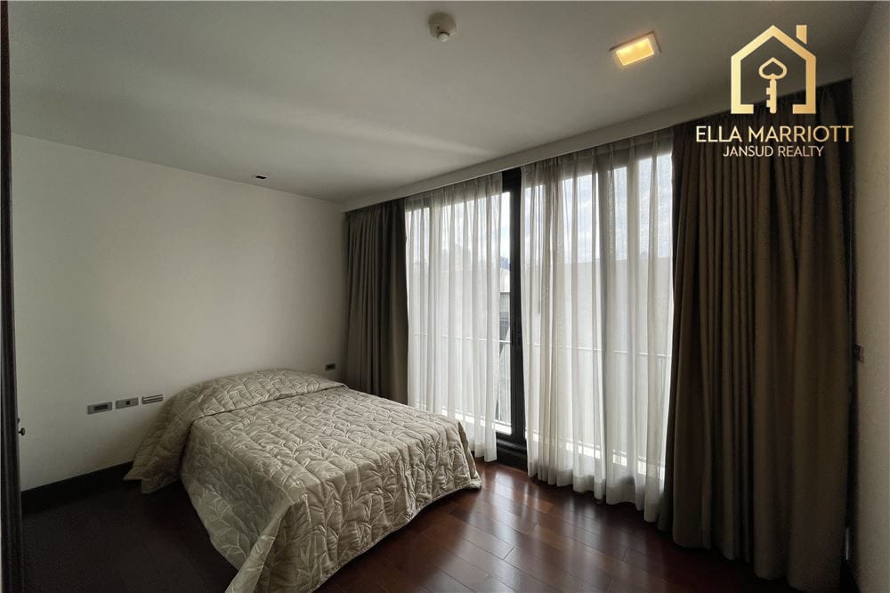 Geräumige 4-Schlafzimmer-Luxuswohnung mit tierfreundlichen Annehmlichkeiten nahe Phrom Phong 7