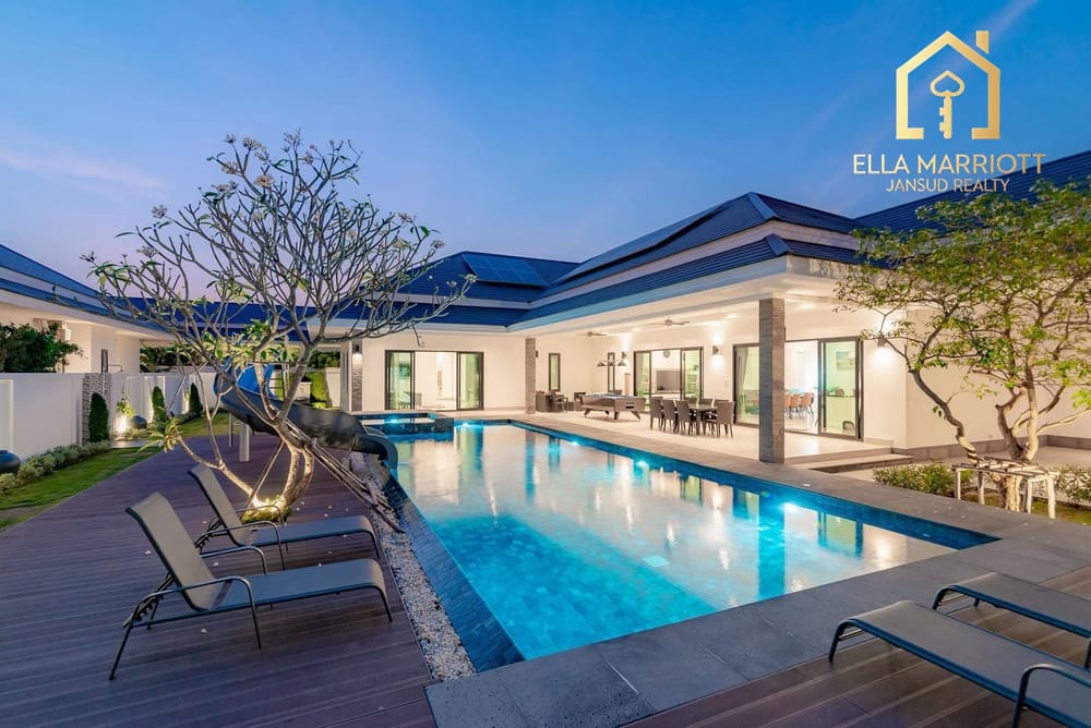 Luxury Pool Villa on Expansive at The Clouds 2
