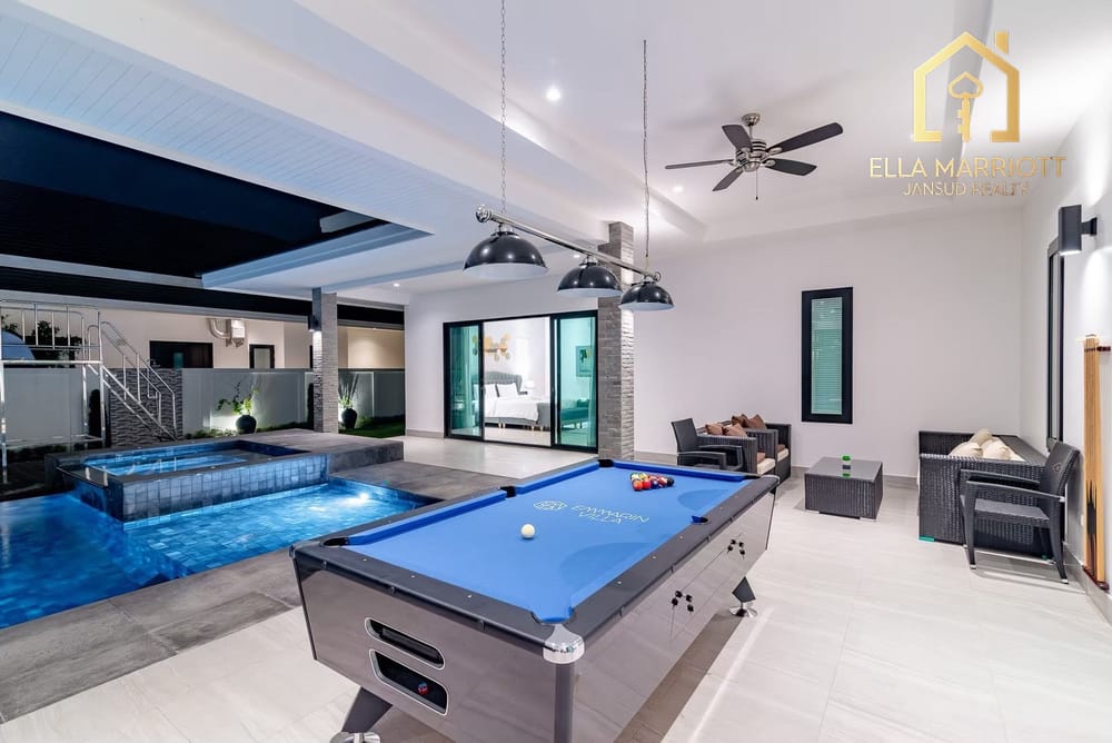 Luxury Pool Villa on Expansive at The Clouds 29