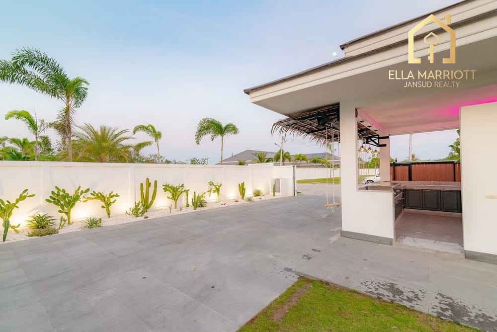 Luxury Pool Villa on Expansive at The Clouds 30