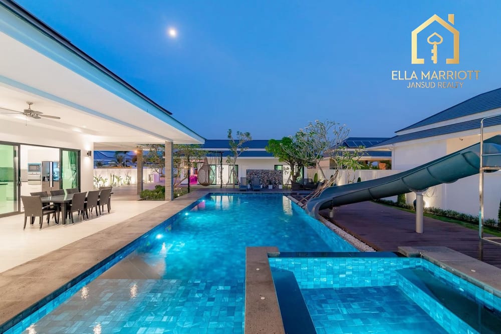 Luxury Pool Villa on Expansive at The Clouds 4