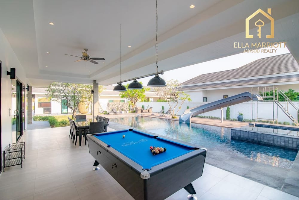 Luxury Pool Villa on Expansive at The Clouds 6
