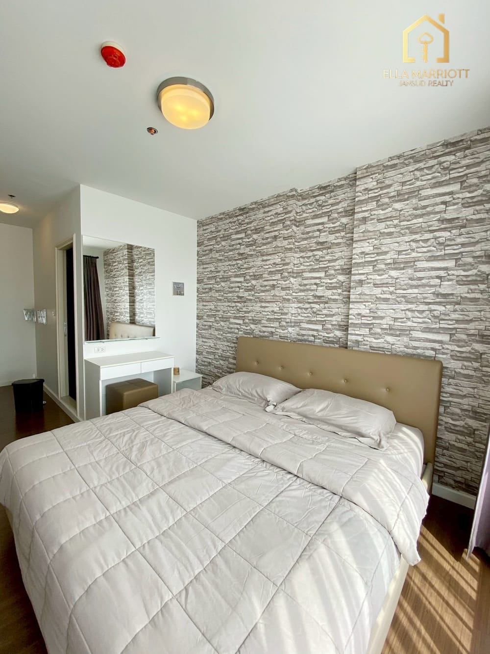 Luxury High-Floor Sea & Mountain View Baan Kiang Fah Condo 4