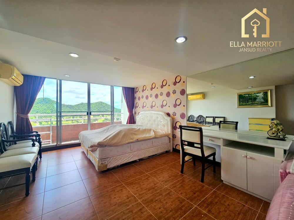 Panoramic Beachfront Penthouse Unit at Milford Paradise 10