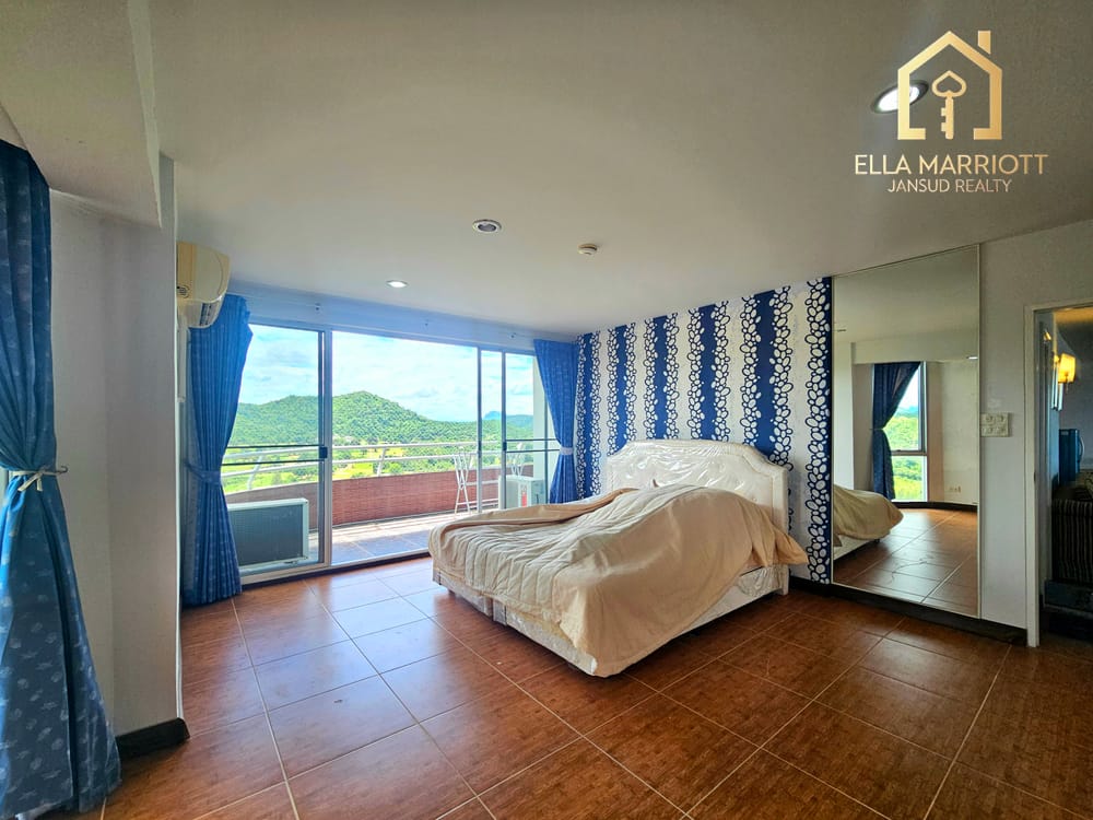 Panoramic Beachfront Penthouse Unit at Milford Paradise 13