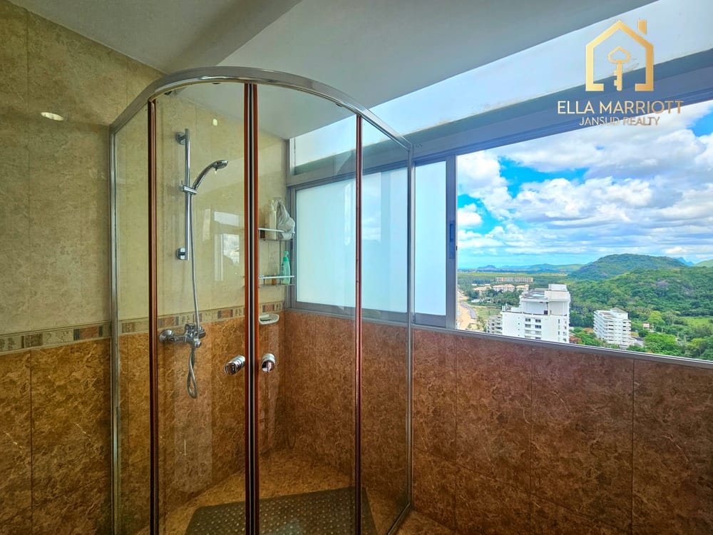Panoramic Beachfront Penthouse Unit at Milford Paradise 14