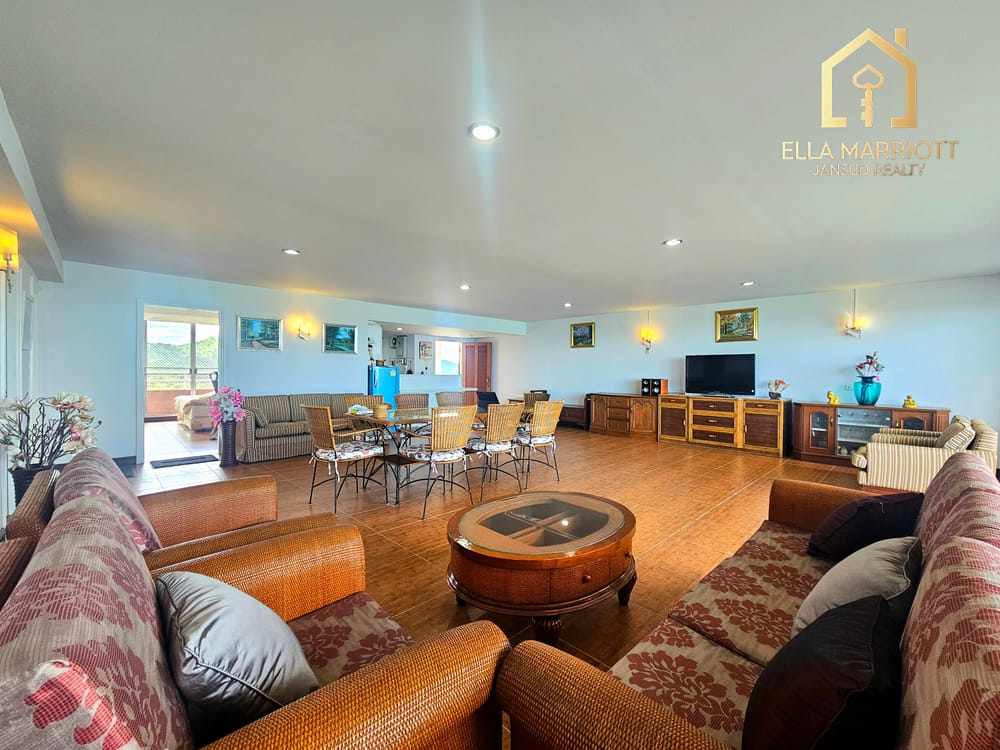 Panoramic Beachfront Penthouse Unit at Milford Paradise 7