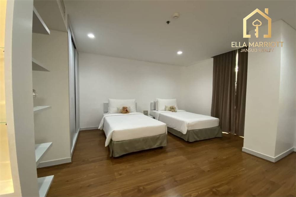 3-Bedroom Condo for Rent Near BTS Ekkamai - 15 Min Walk 12