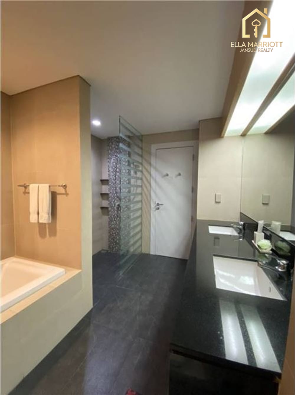 3-Bedroom Condo for Rent Near BTS Ekkamai - 15 Min Walk 16