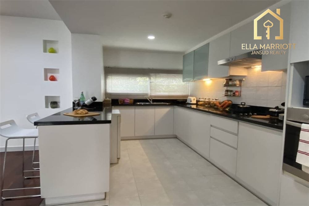3-Bedroom Condo for Rent Near BTS Ekkamai - 15 Min Walk 7