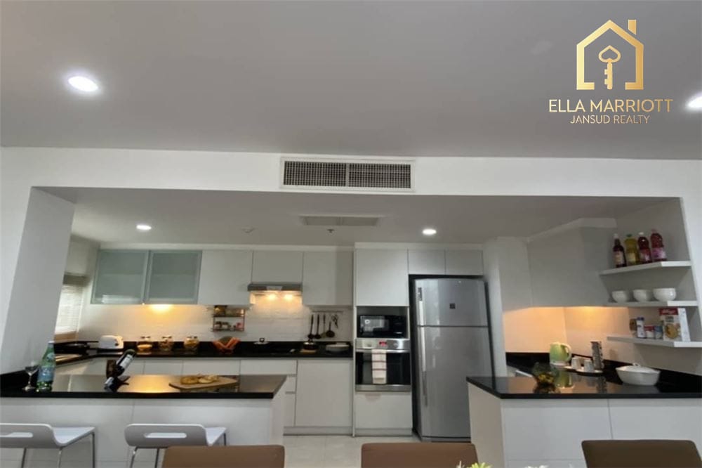 3-Bedroom Condo for Rent Near BTS Ekkamai - 15 Min Walk 8