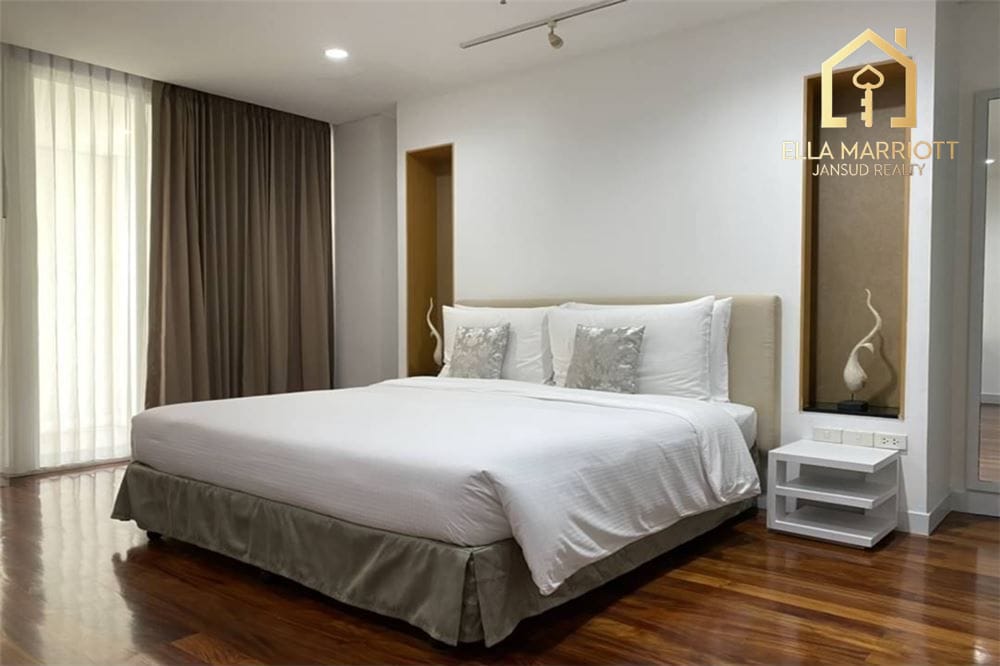 3-Bedroom Condo for Rent Near BTS Ekkamai - 15 Min Walk 9