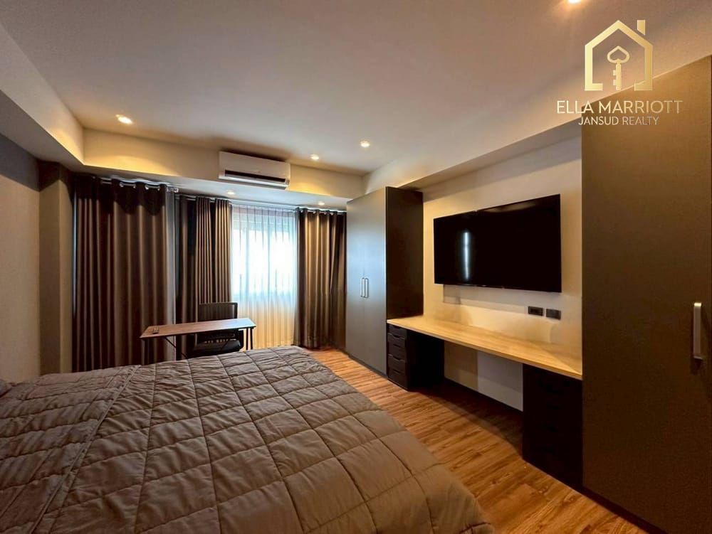 Serene Living at Hua Hin Sport Villa  14