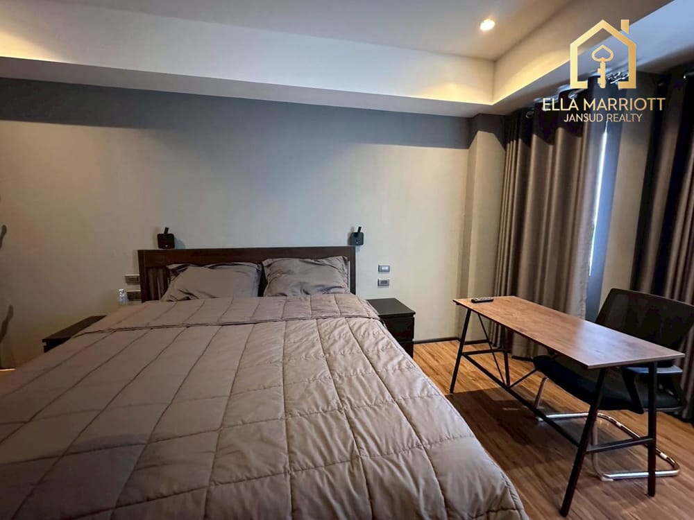 Serene Living at Hua Hin Sport Villa  8