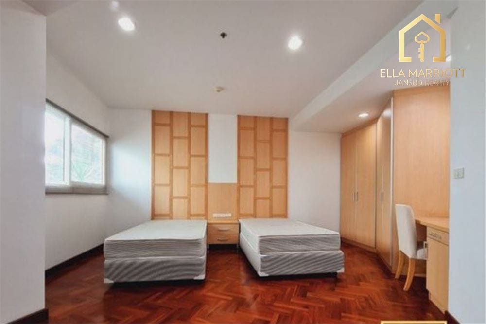 Modern and Spacious Luxury Condo in Central Bangkok 6
