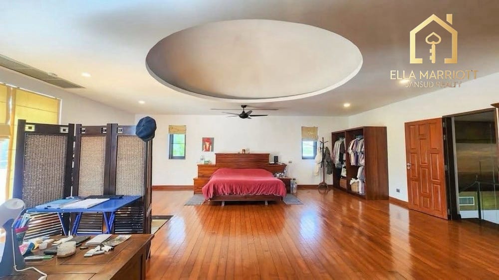 Sale! Luxury Pool Villa at Palm Hills Golf Club 3