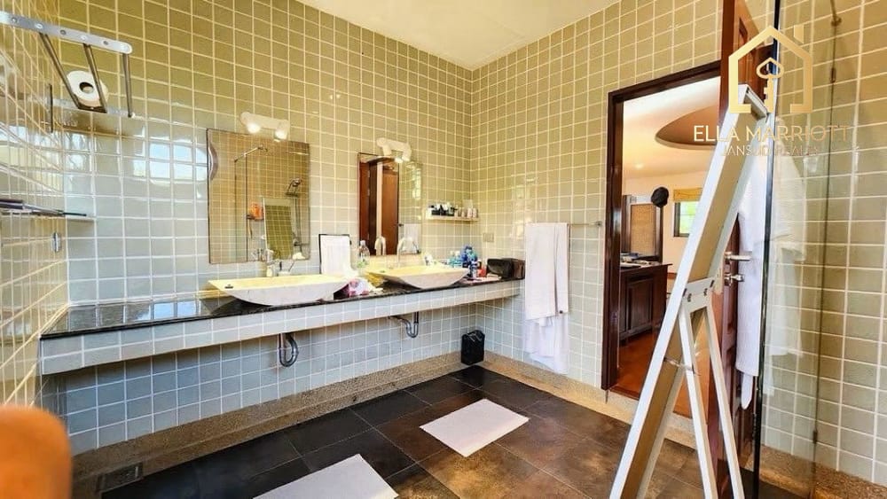Sale! Luxury Pool Villa at Palm Hills Golf Club 5