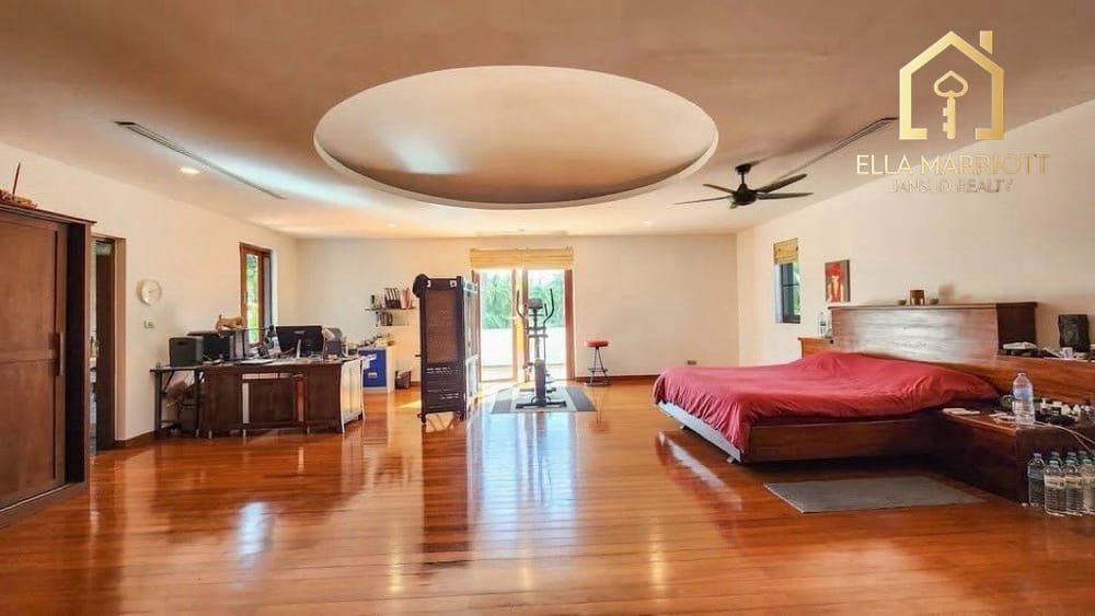 Sale! Luxury Pool Villa at Palm Hills Golf Club 6